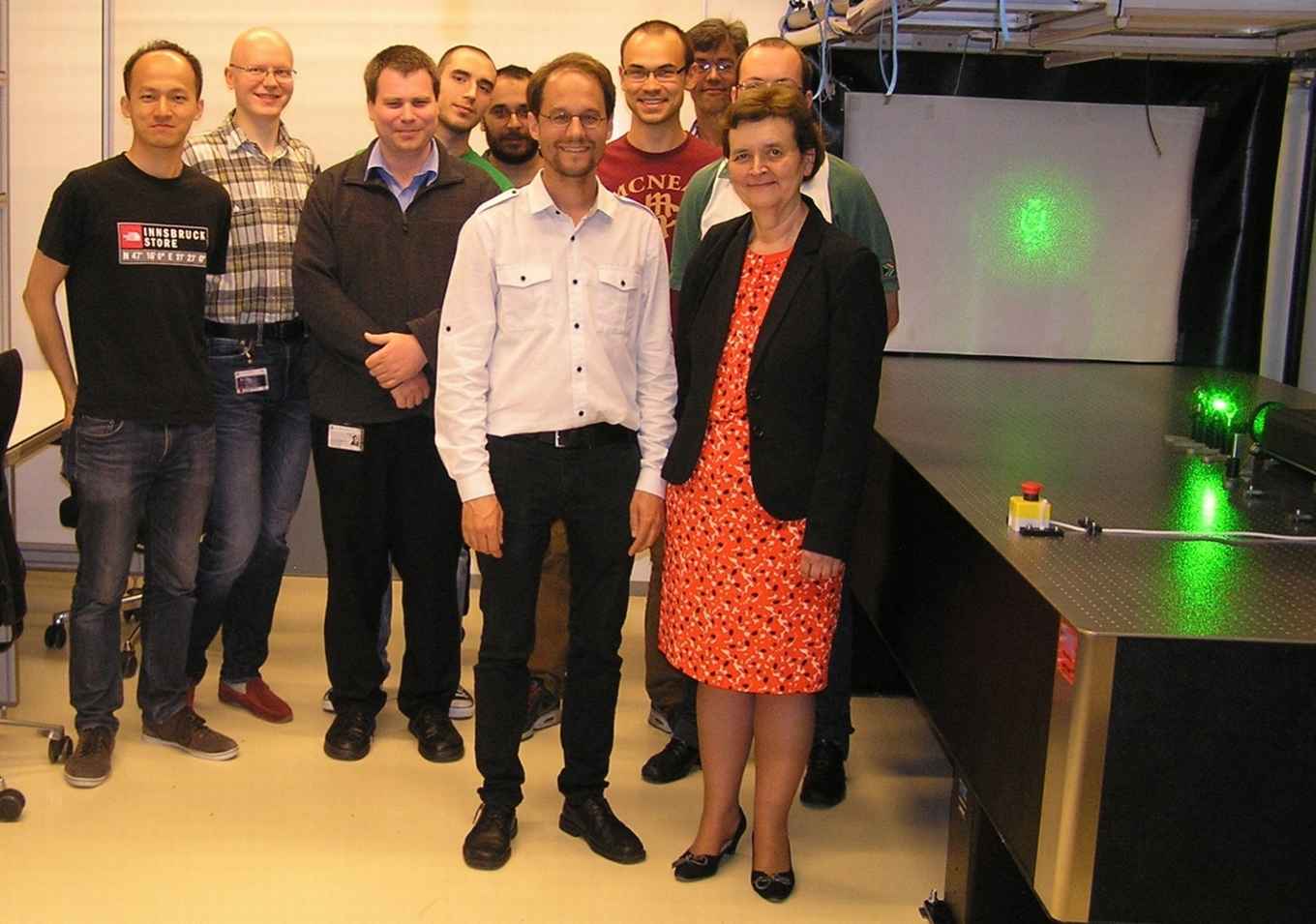 Rector magnificus inaugurates new physics labs of Florian Schreck