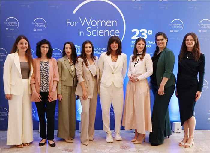From left to right, Linda Paternò, Alessia Ferrari, Alexa Guglielmelli, Ninell Sobiecka, President and CEO of L'Oréal Italia, Anna Maria Bernini, Minister of University and Research, Chiara Cattaneo, Sara Bagnoli and Philippa Cole.