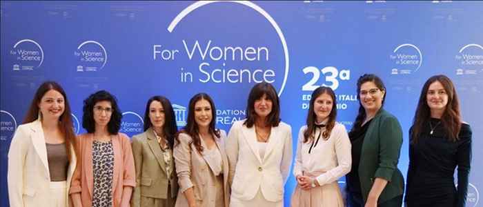 From left to right, Linda Paternò, Alessia Ferrari, Alexa Guglielmelli, Ninell Sobiecka, President and CEO of L'Oréal Italia, Anna Maria Bernini, Minister of University and Research, Chiara Cattaneo, Sara Bagnoli and Philippa Cole.
